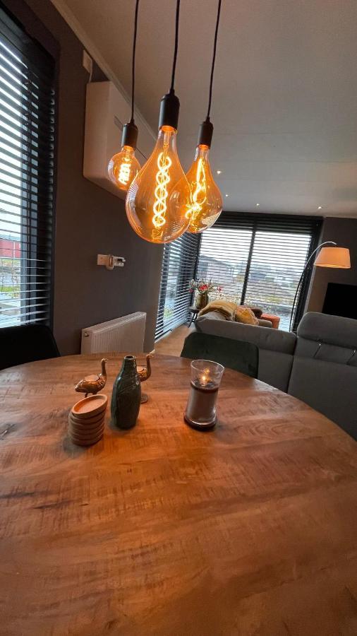 Puur Eernewoude Luxe Chalet Direct Aan Open Vaarwater Gelegen In De Alde Feanen Apartment Earnewald Luaran gambar