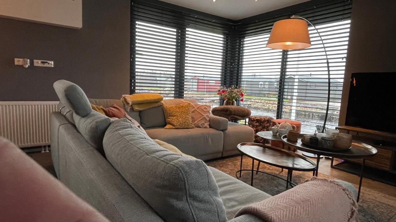 Puur Eernewoude Luxe Chalet Direct Aan Open Vaarwater Gelegen In De Alde Feanen Apartment Earnewald Luaran gambar